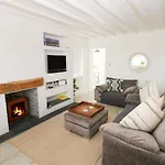2 Salt Cottage